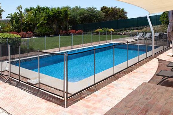Installation de clôture pour piscine à Toulouse et sa région. ATOLL PISCINES