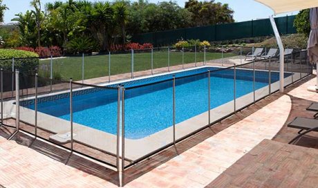 Installation de clôture pour piscine à Toulouse et sa région. ATOLL PISCINES