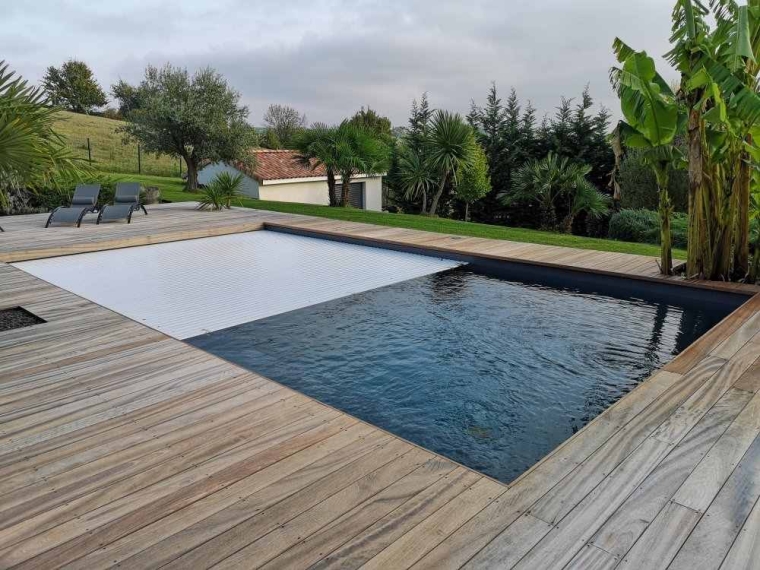 Le volet roulant face à La Grêle, Toulouse, ATOLL PISCINES