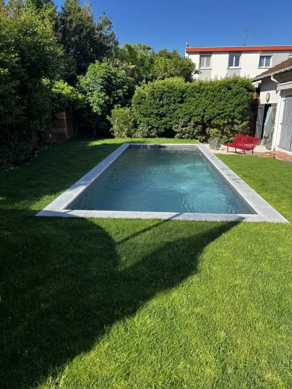 Belle réalisation ATOLL Piscines - Everblue dans le centre de Toulouse, Toulouse, ATOLL PISCINES